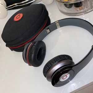 Beats solo HD wired headphones